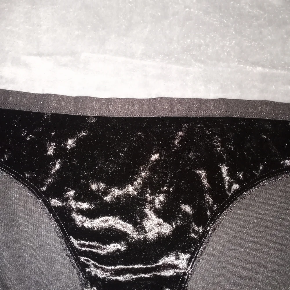 Victoria's Secret Black Velvet bikini cut panties size L NWT - Picture 3 of 5